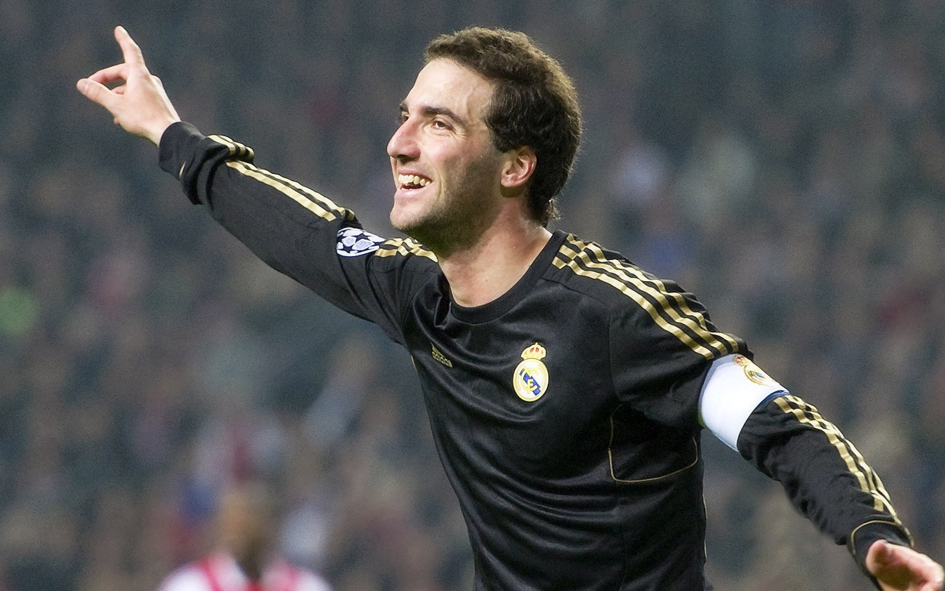 开云体育移动版-升班马雷恩展现沉着应战，稳步前行，马雷怎么出生的